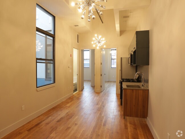 Building Photo - 372 Kosciuszko St