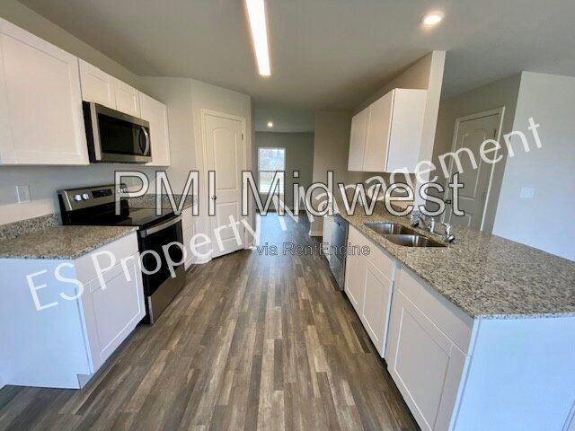 Foto del edificio - 2608 W Kings Cyn Dr