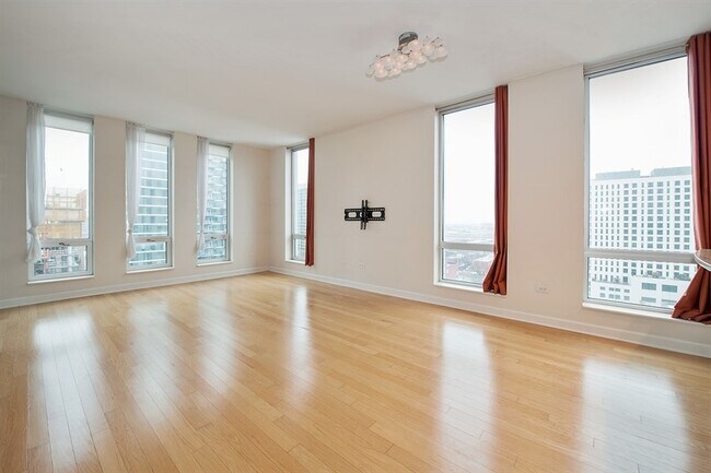 Foto del edificio - 1250 S Michigan Ave