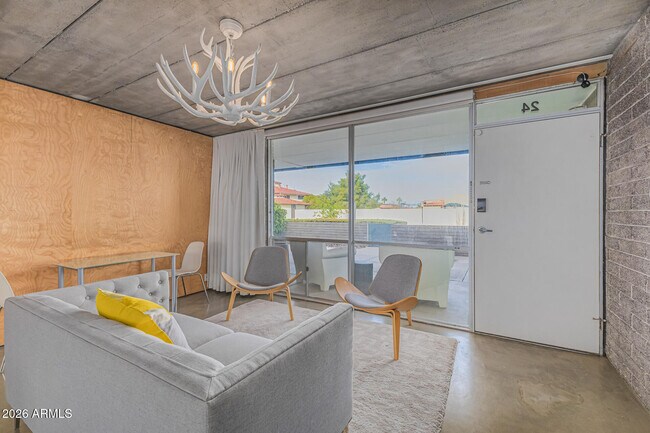 Foto del edificio - 7601 E 2nd St