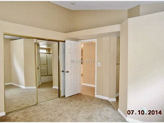 Master Bedroom - 5379 Walton Heath Ave
