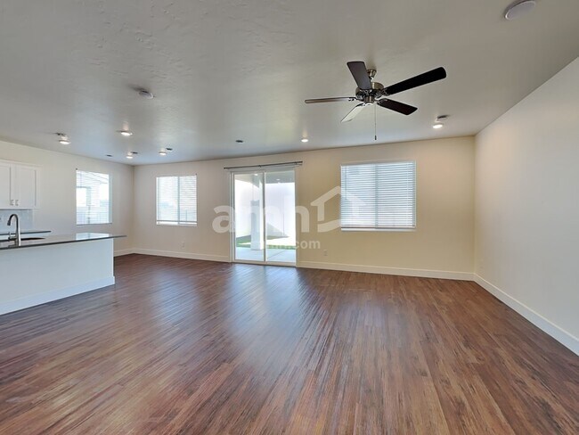 Building Photo - 4101 Keklik Ave