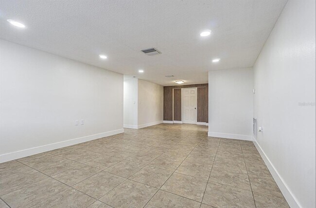 Foto del edificio - 5631 Riddle Rd