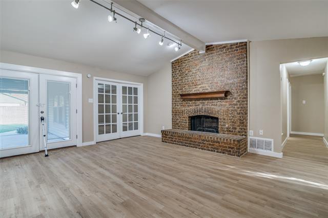 Foto del edificio - 1605 Meadowglen Ln