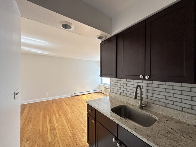 Foto del edificio - 6830 N Sheridan Rd