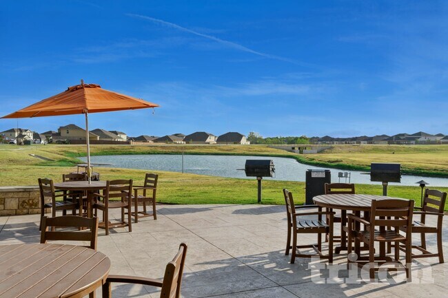 Building Photo - 5212 Saddle Clb Dr