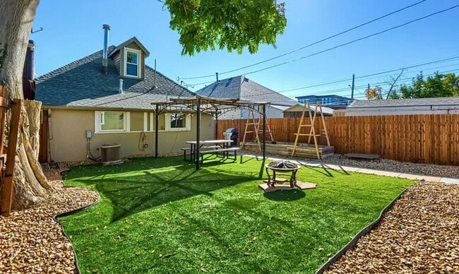 Foto del edificio - 4111 Raritan St