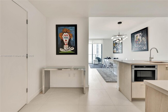 Foto del edificio - 501 NE 31st St