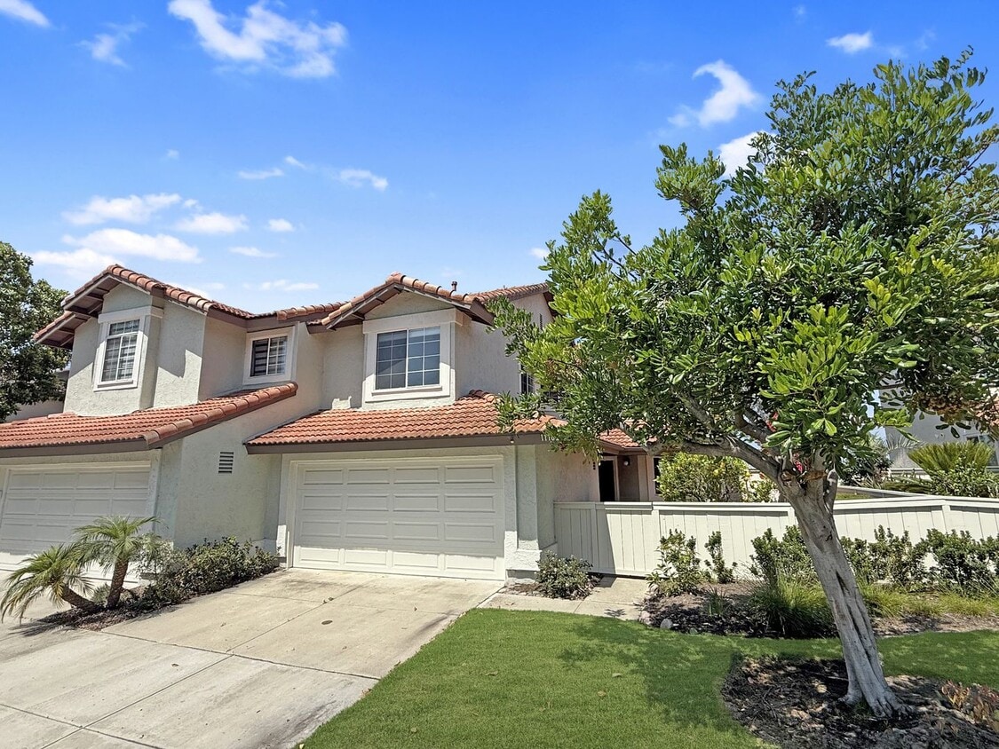 Primary Photo - Beautiful 3B/2.5BA Home in Sorrento Valley...