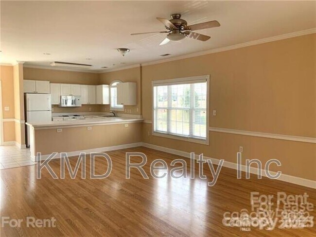 Foto del edificio - 9321 Meadow Vista Rd