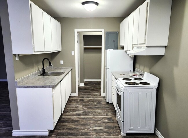 Building Photo - 7 Reading Crescent