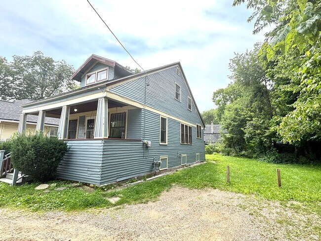 Foto del edificio - 819 Hoffman Ct