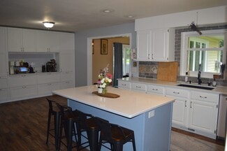 Building Photo - 1676 Silverado Dr