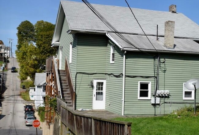Building Photo - 300-302 E. Howard Street Bellefonte