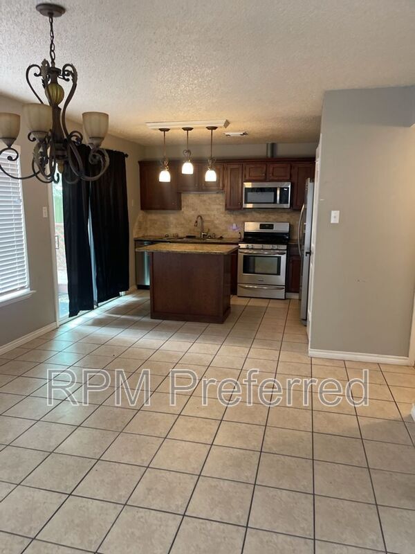 Foto del edificio - 2402 Chestnut Mills Rd