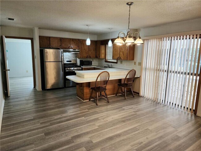 Foto del edificio - 3381 Woodard Dr