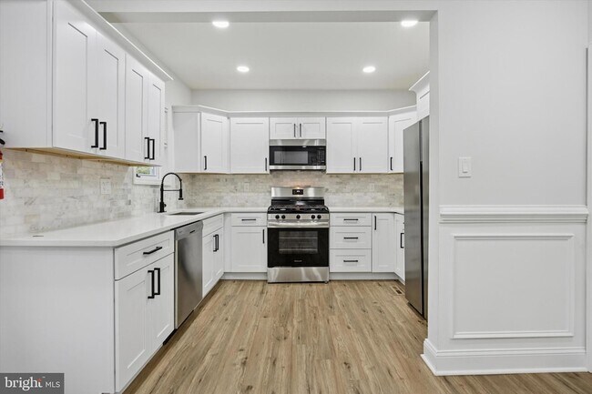 Foto del edificio - 229 New Jersey Ave