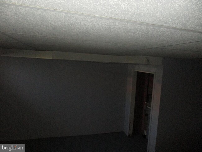 Building Photo - 2725 Uhler Ave
