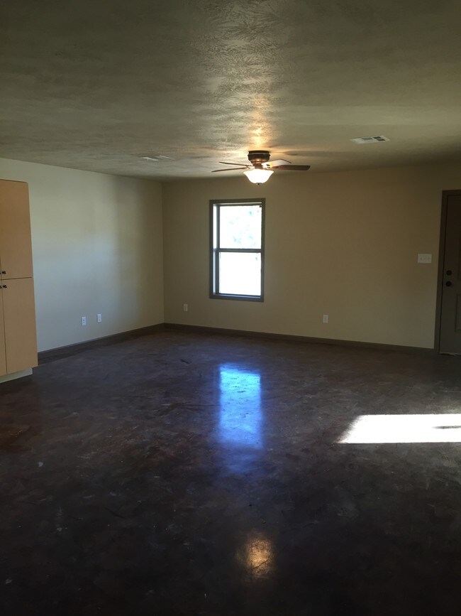 Building Photo - 508 Fairview