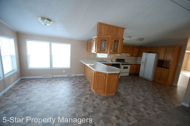 Building Photo - 3 br, 2.5 bath House - 1001-C Zollinger Road