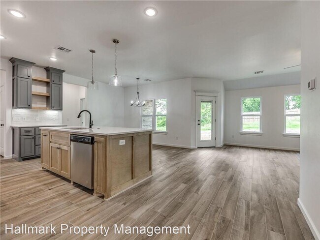 Building Photo - 3 br, 2 bath House - 1460 Deer Ridge Run