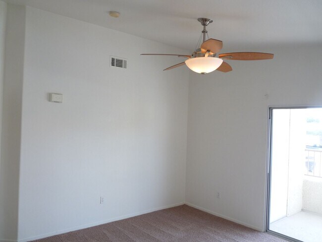 Building Photo - 2nd floor unit in gated community with pool
