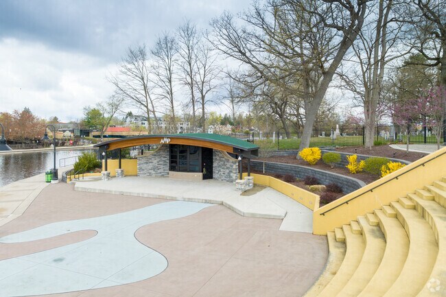The amphitheater in Mill Pond Park hosts several free concerts and events.