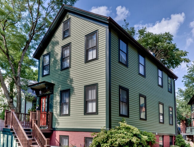 Building Photo - 13 Webster Avenue