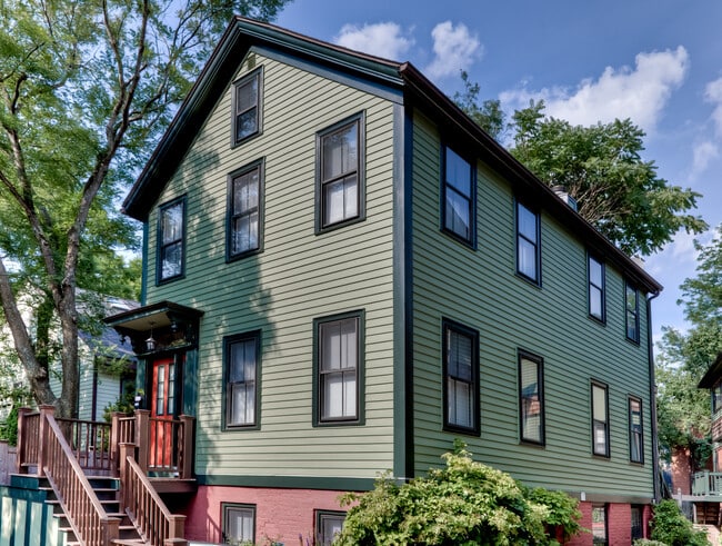 Building Photo - 13 Webster Avenue