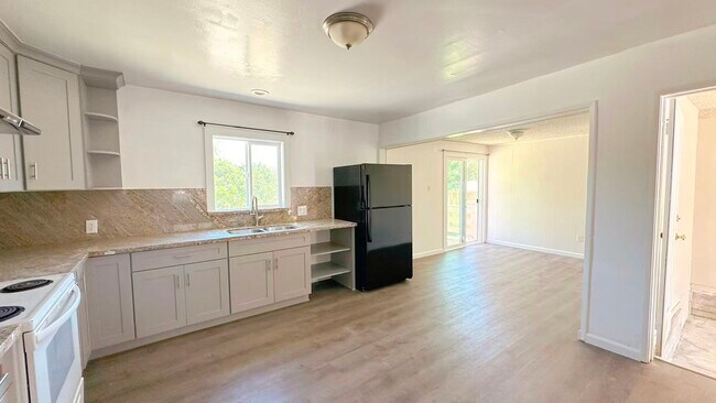 Foto del edificio - 215 Odessa Ave