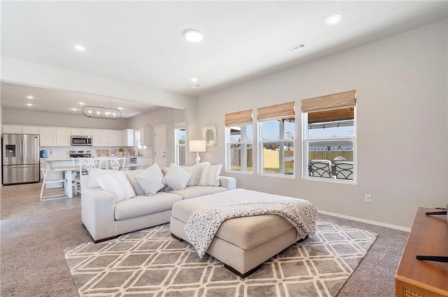 Building Photo - 990 Macy Ln