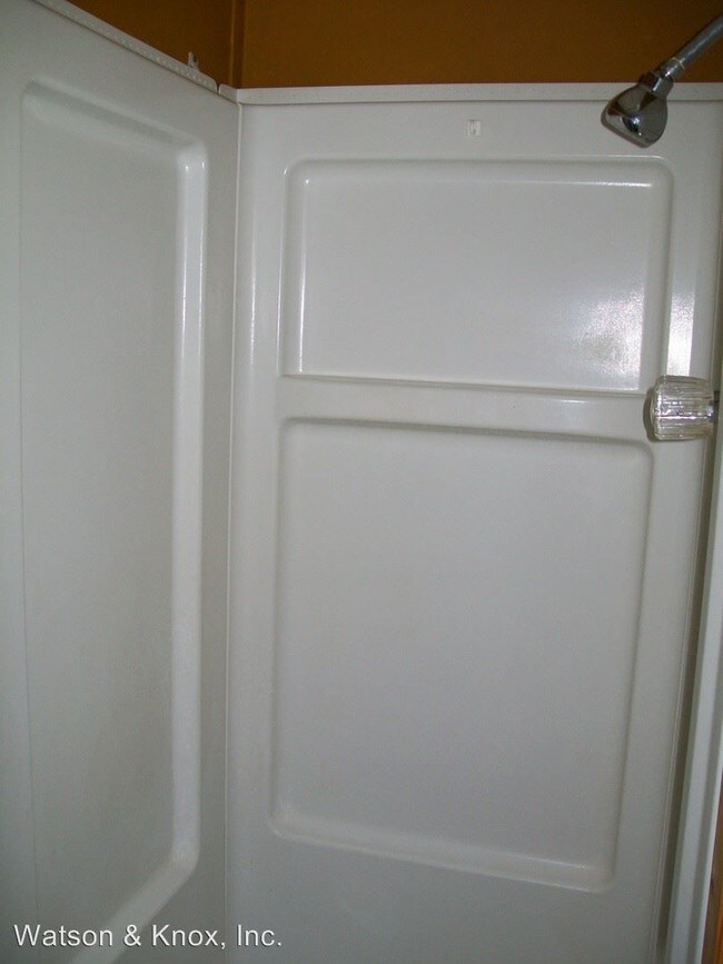Building Photo - 1 br, 1 bath House - 601-B Pine Lane Drive