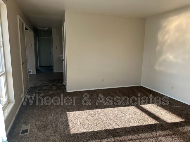 Building Photo - 242 W 4850 S