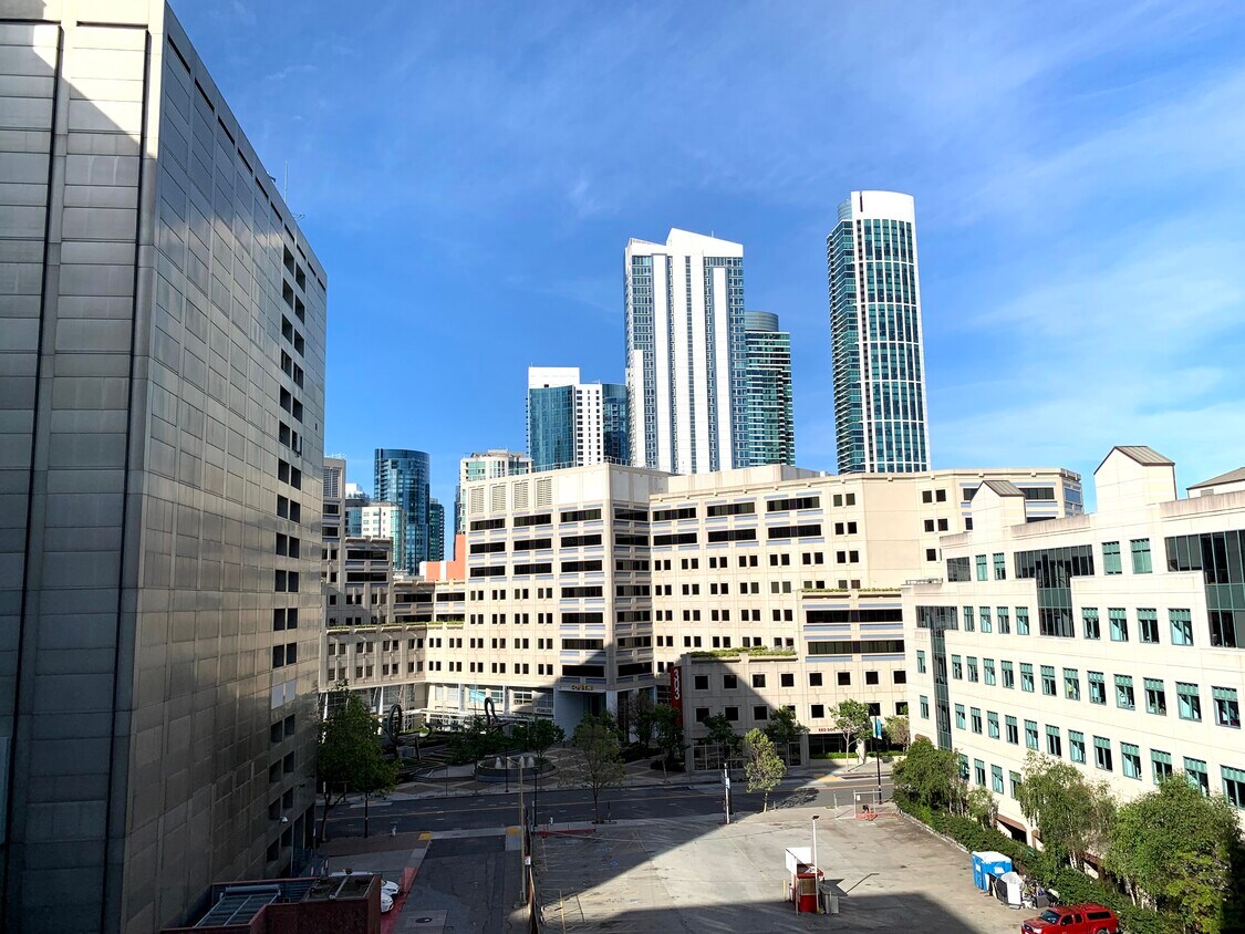 Primary Photo - 77 Dow Pl