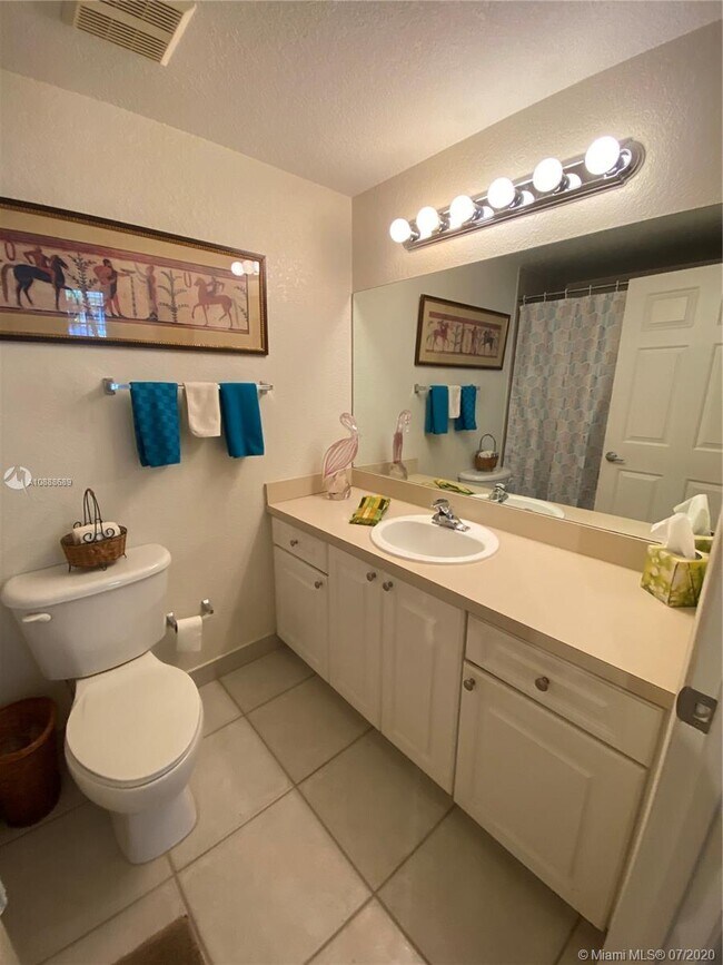 Foto del edificio - 4802 Washington St