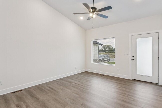 Foto del edificio - 5115/17 S Chase Ave