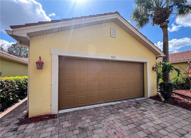 Foto del edificio - 9297 Aegean Cir