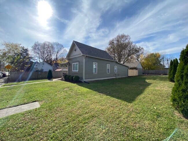 Building Photo - 934 Olive St