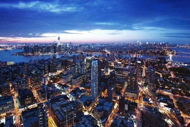 Foto del edificio - Corner studio with W/D in unit
