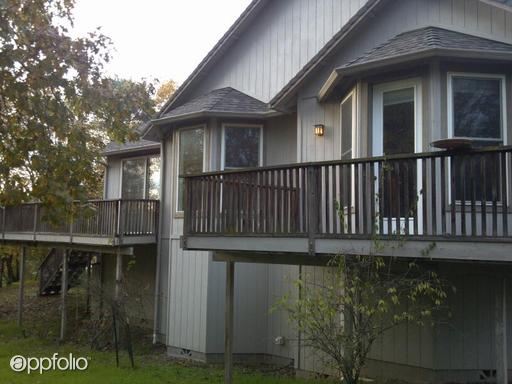 Building Photo - 155 El Camino Way