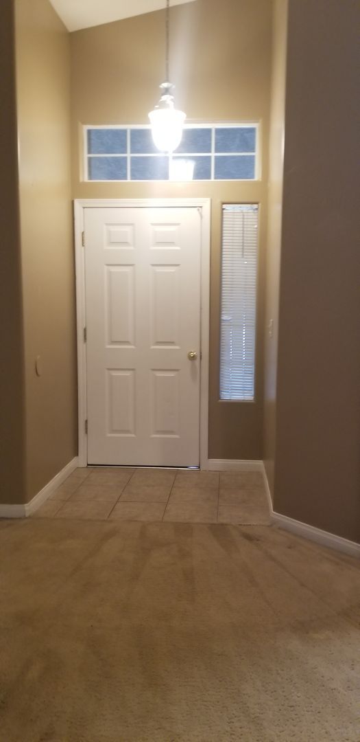 Foto del edificio - 10211 Lanesborough Ave