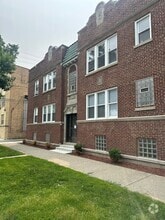 Building Photo - 2422 N Kilbourn Ave