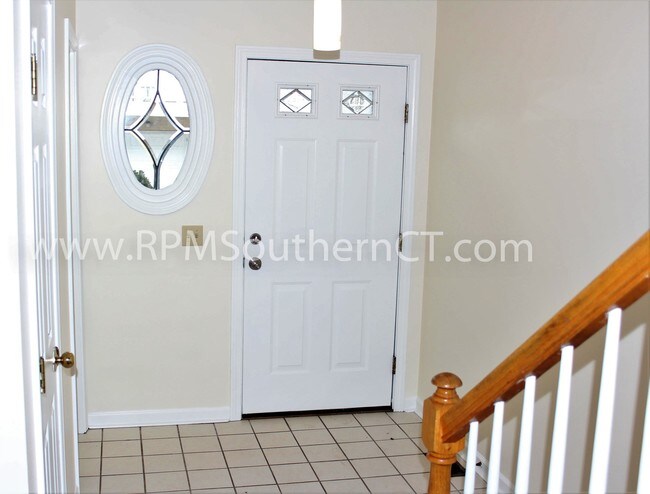 Building Photo - 926 Quinnipiac Ave
