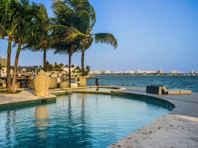 Foto del edificio - 1365 Bay Ter