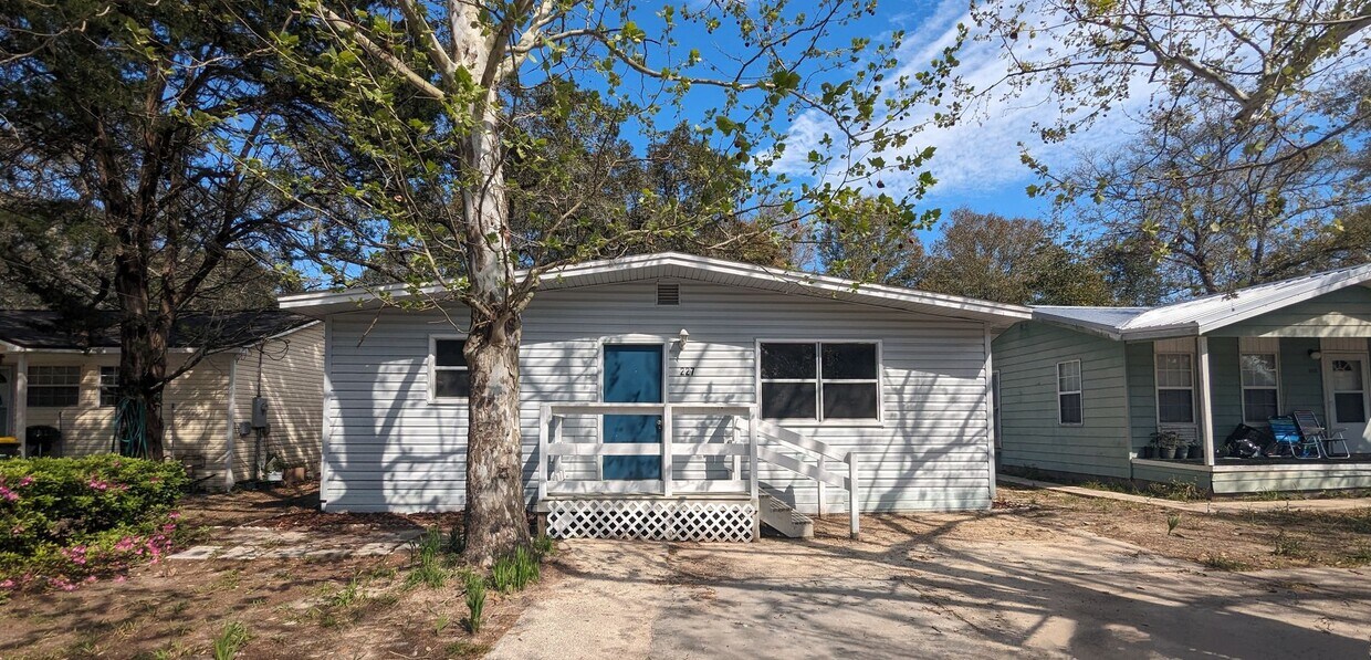 Primary Photo - 227 Bay Street NW, Fort Walton Beach Ask u...