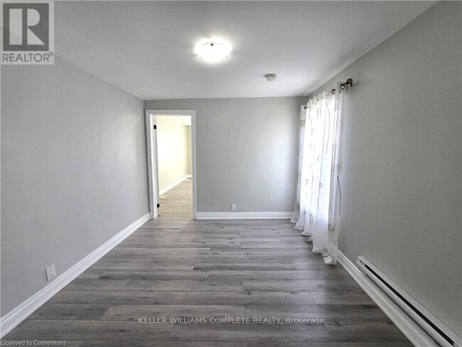 Building Photo - 300-300 Balmoral Ave N