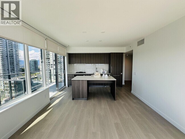 Photo du bâtiment - 6537-6537 Telford Ave