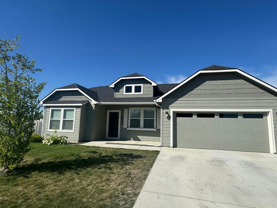 Foto principal - 18551 White Rose Pl