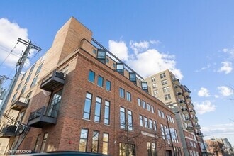 Building Photo - 222 S Racine Ave