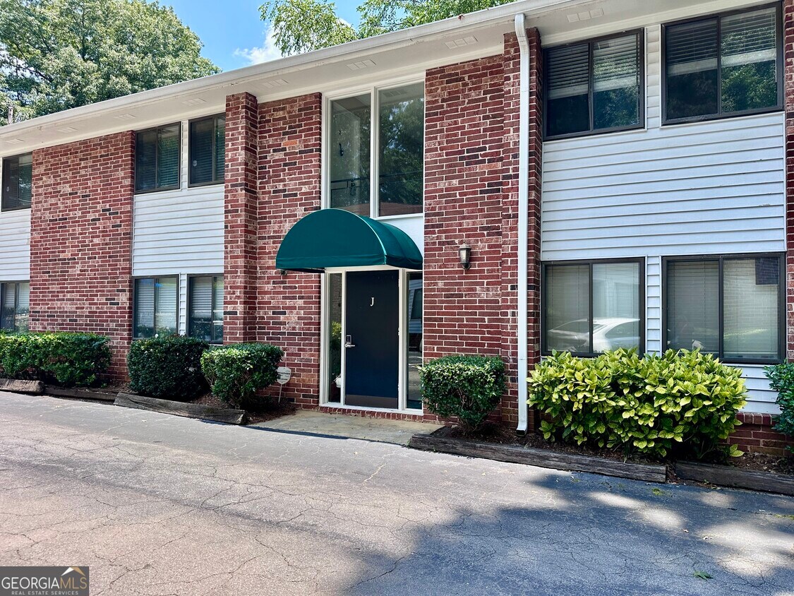 Foto principal - 4266 Roswell Rd NE